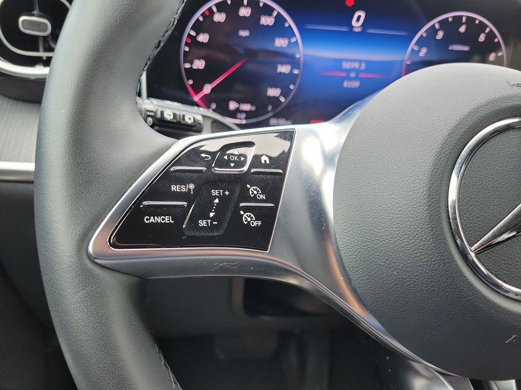 2025 Mercedes Benz GLC 300 photo 16
