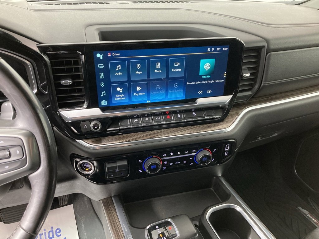 2023 Chevrolet Silverado 1500 RST photo 2