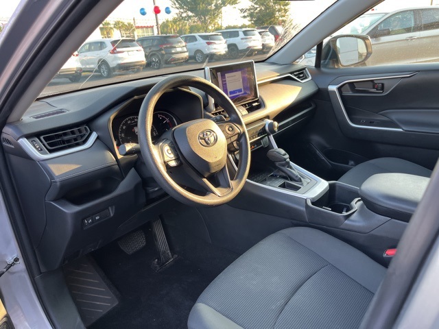 2023 Toyota RAV4 LE photo 6