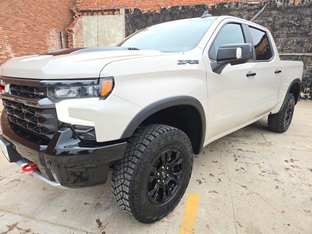 2026 Chevrolet Silverado 1500 ZR2's photo