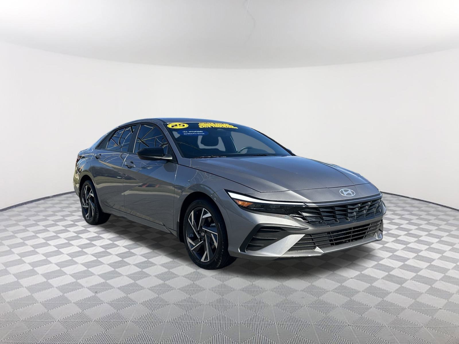2025 Hyundai Elantra SEL Sport photo 2
