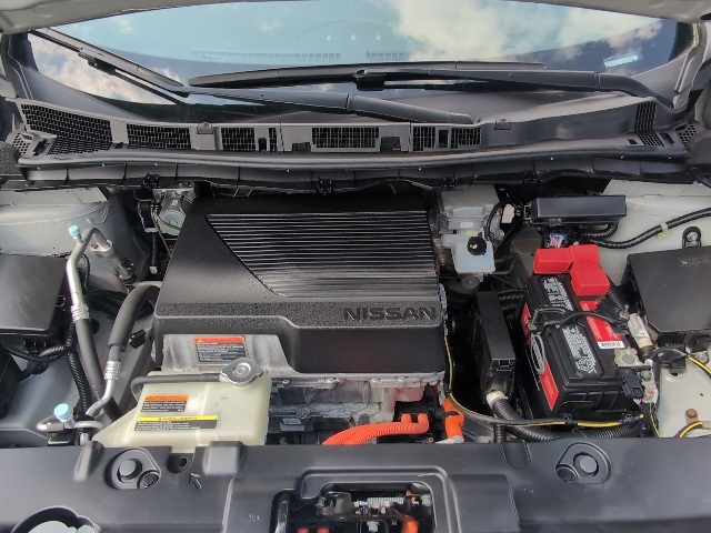 2019 Nissan Leaf SV Plus photo 11