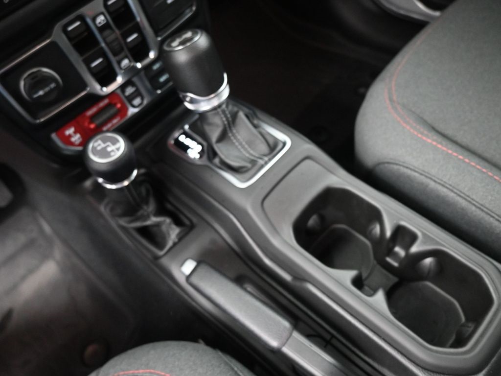 2024 Jeep Wrangler Rubicon photo 4