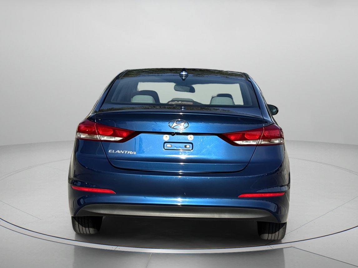 2018 Hyundai Elantra SEL photo 4