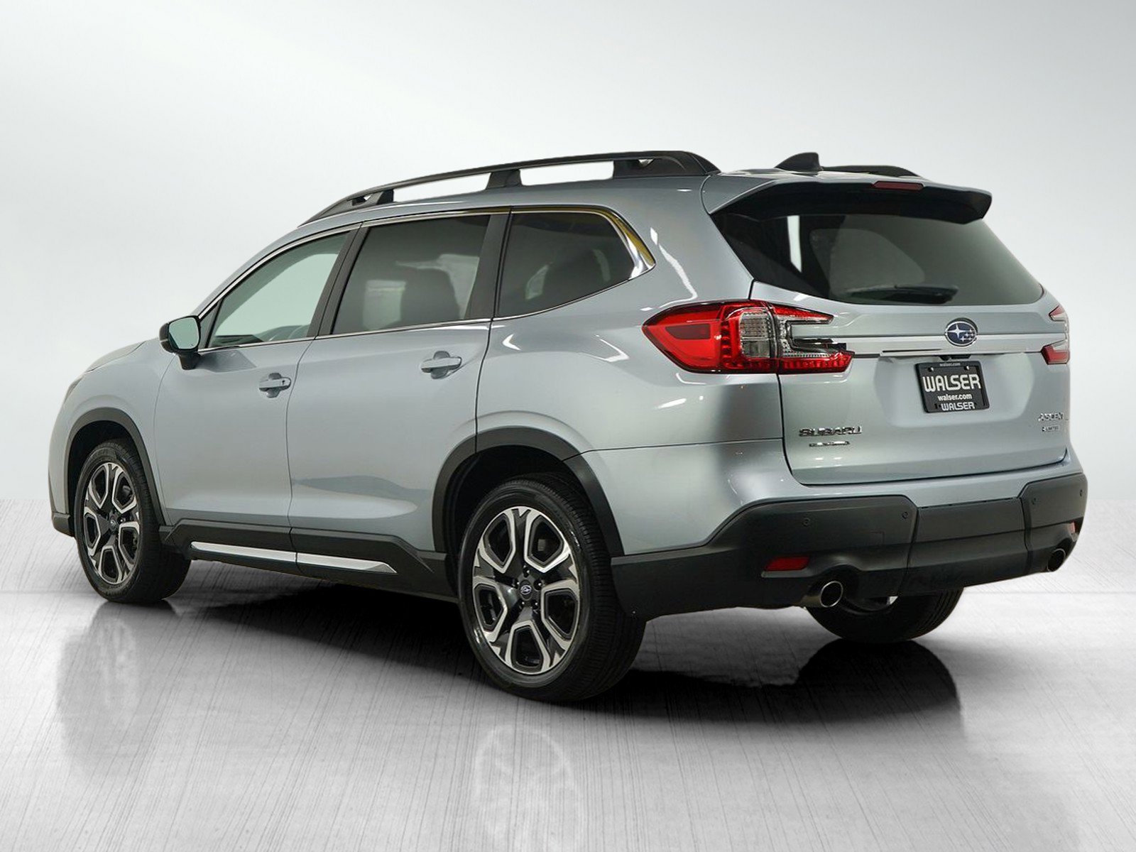 2024 Subaru Ascent Limited photo 3