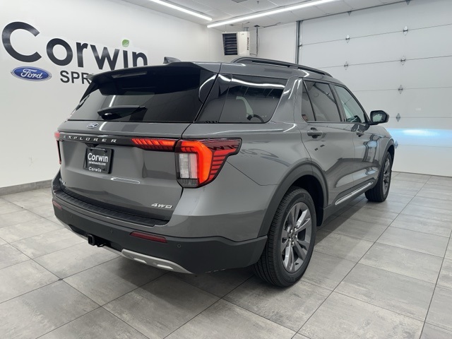 2025 Ford Explorer photo 4