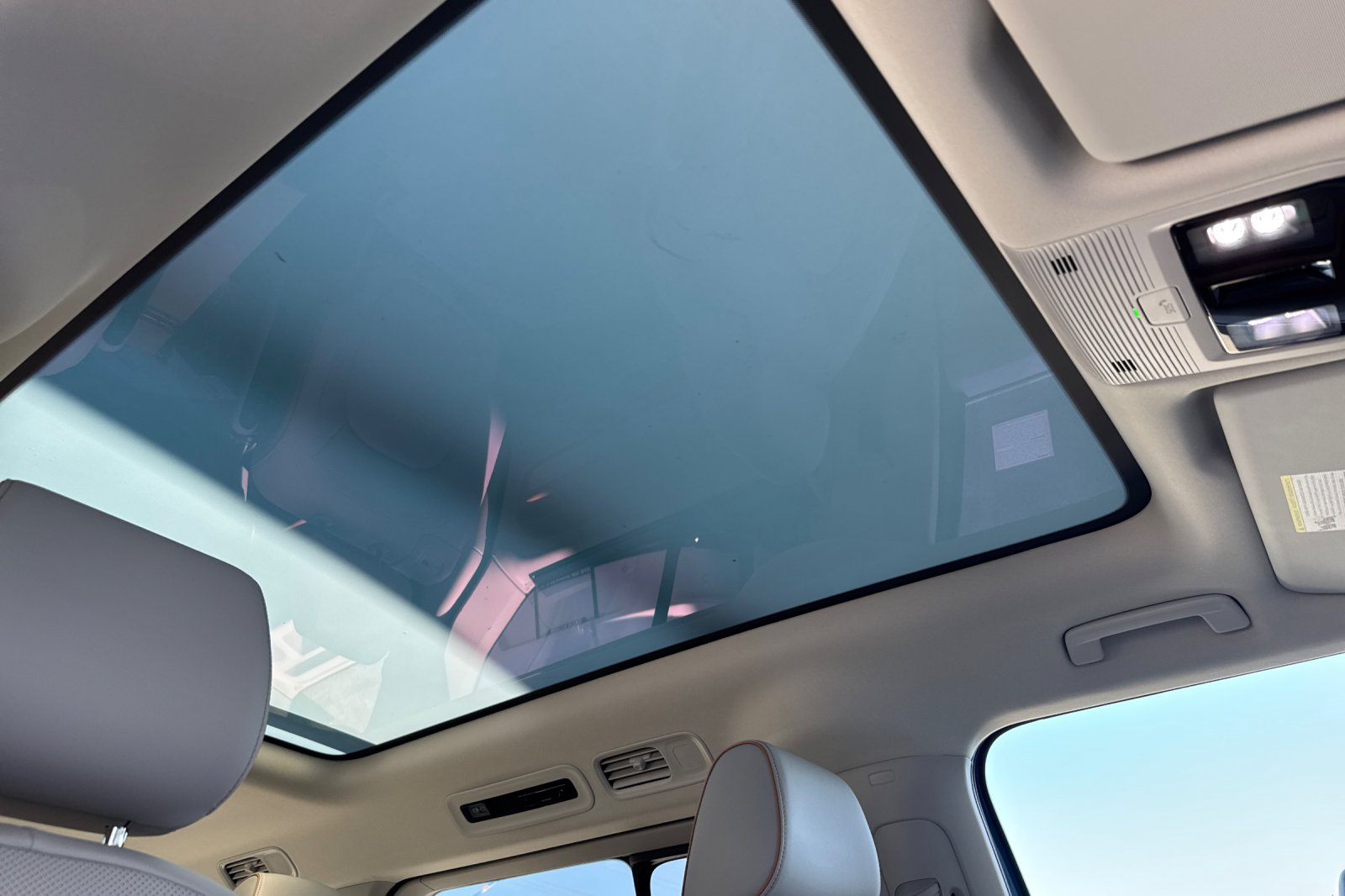 2025 Volkswagen ID. Buzz Pro Plus photo 18