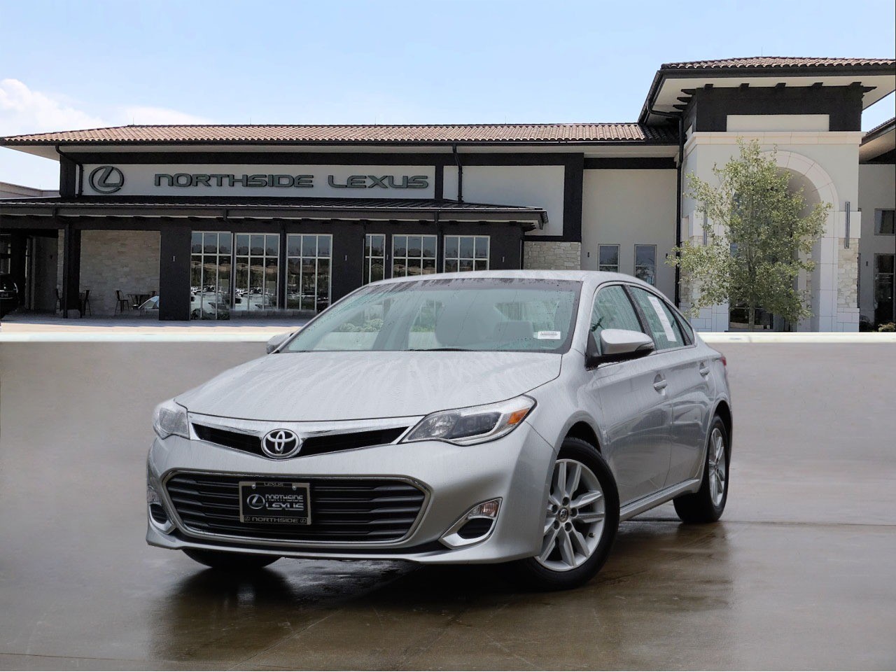 2013 Toyota Avalon XLE's photo