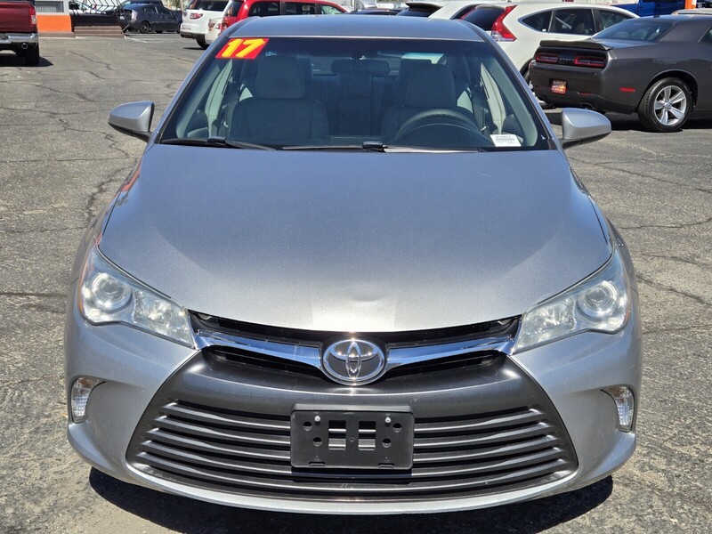 2017 Toyota Camry LE photo 2