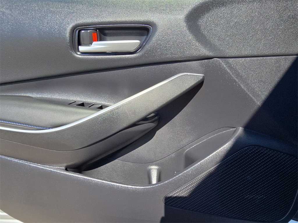 2022 Toyota Corolla SE photo 18