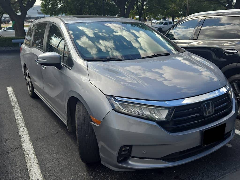 2022 Honda Odyssey Touring photo 2