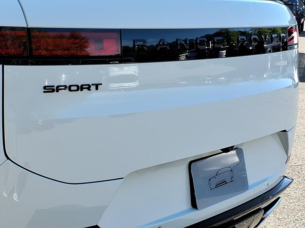 2025 Land Rover Range Rover Sport SE photo 17