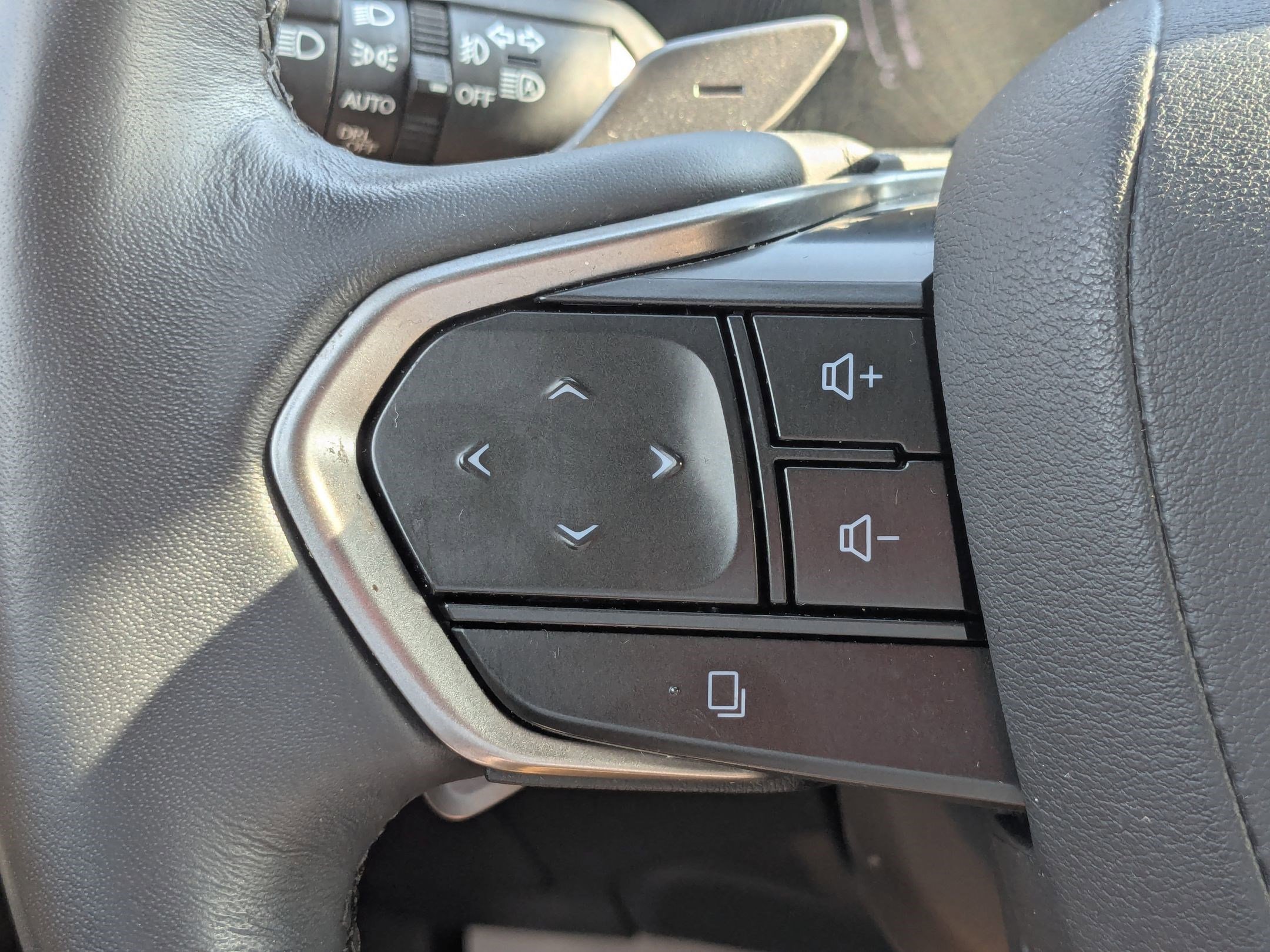 2023 Lexus RX 350h Premium photo 19