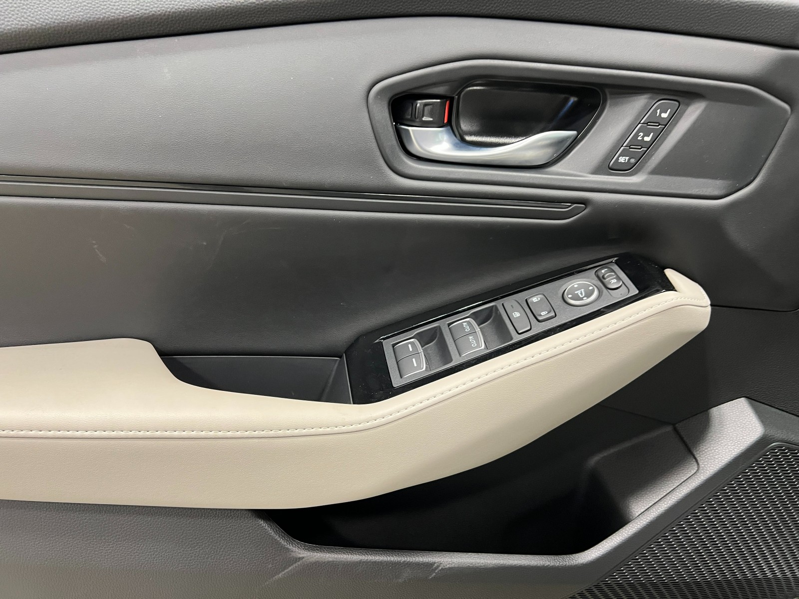 2025 Honda Accord Hybrid Touring photo 14