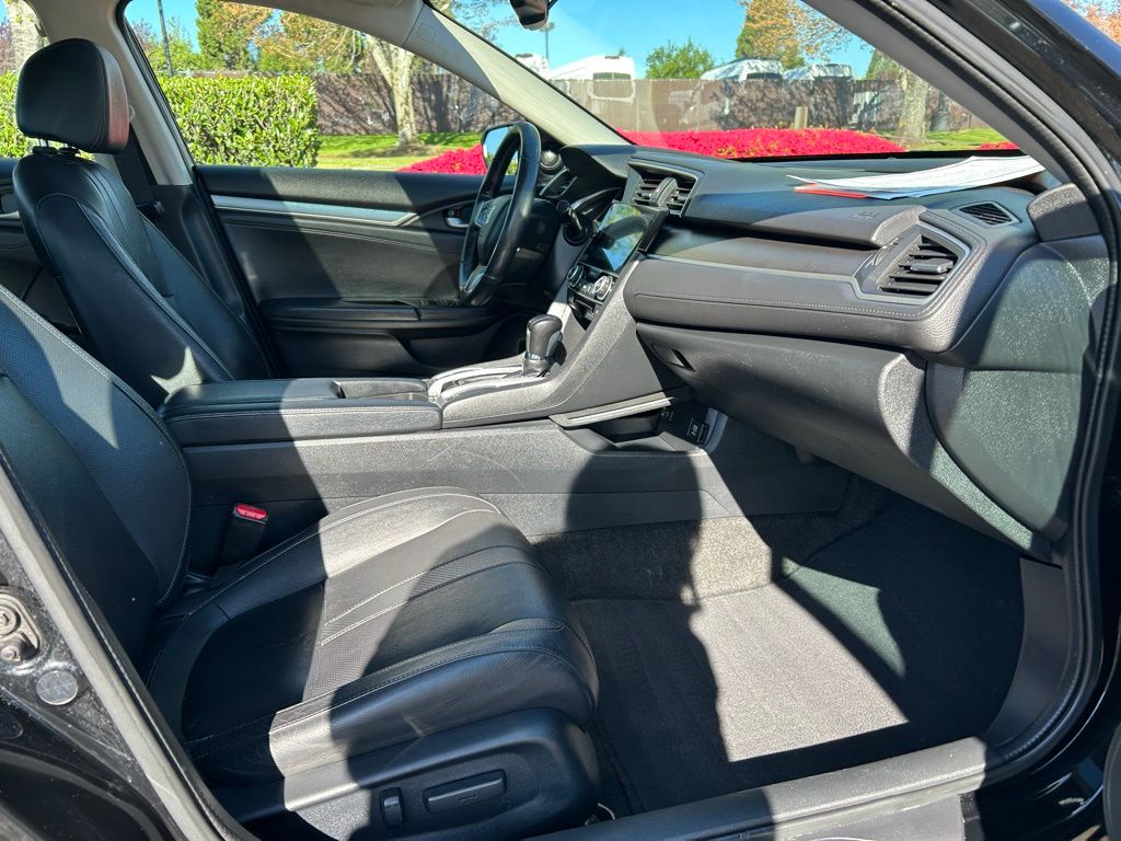 2017 Honda Civic Touring photo 27