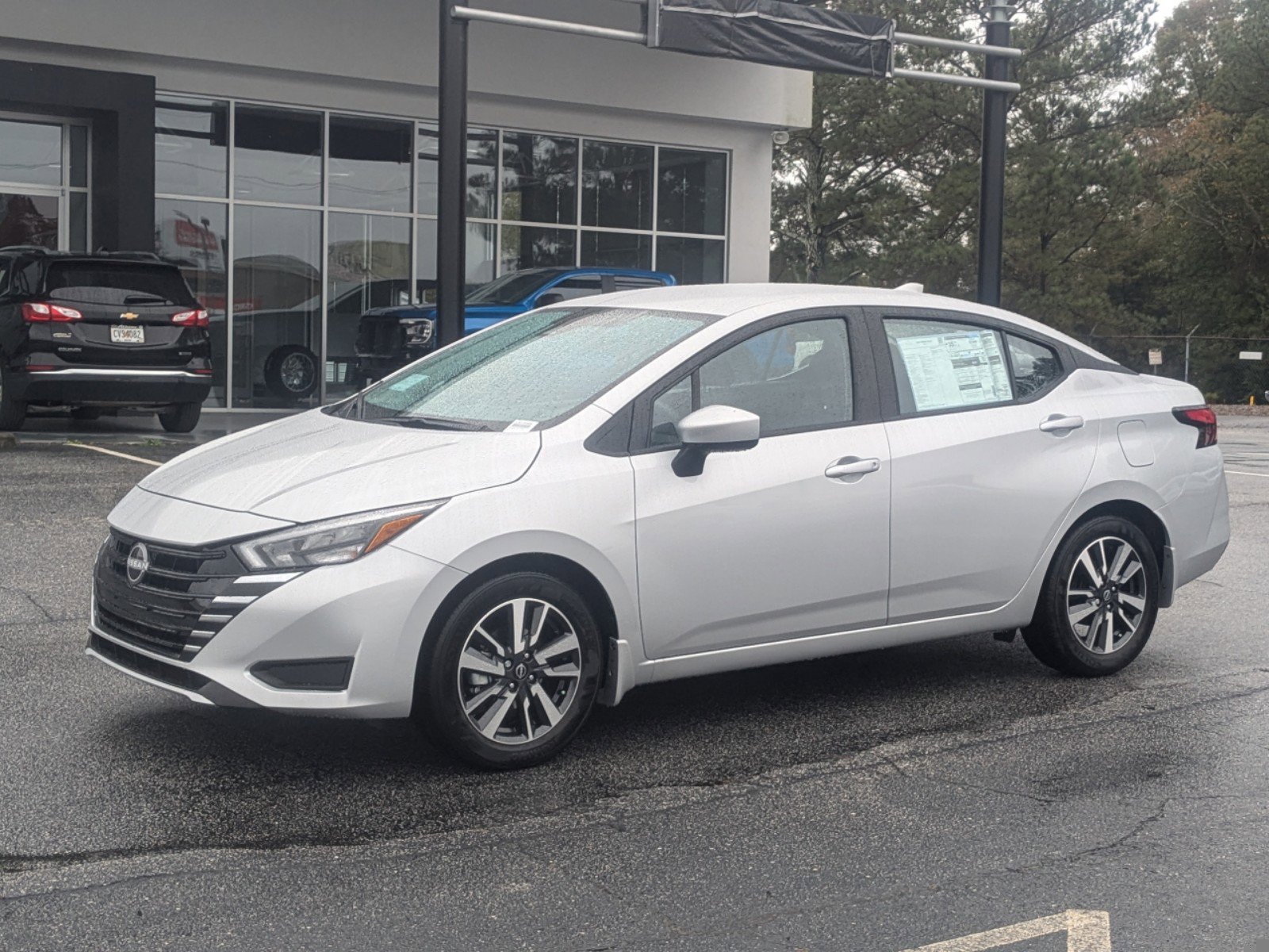 2025 Nissan Versa 1.6 SV photo 4