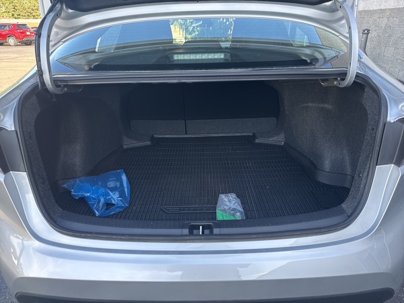 2025 Toyota Corolla LE photo 37