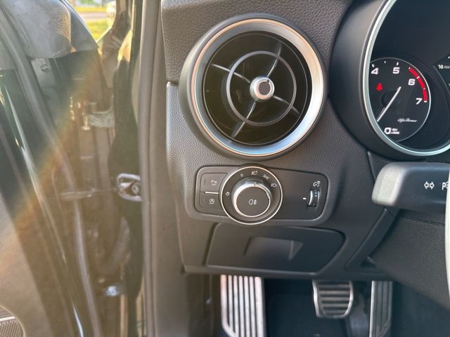 2018 Alfa Romeo Stelvio Ti photo 15