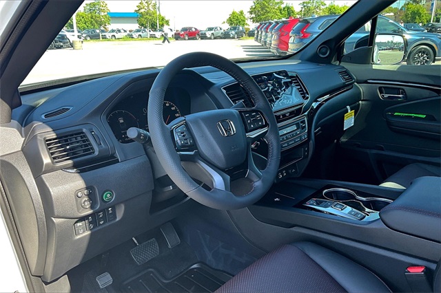 2026 Honda Ridgeline Black Edition photo 3