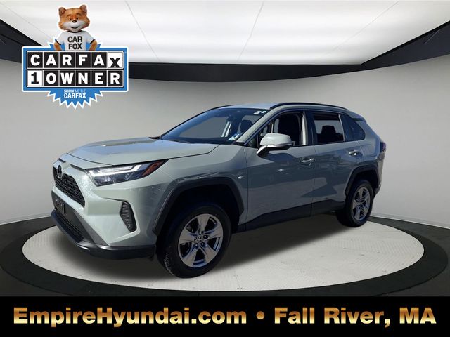 2023 Toyota RAV4 XLE's photo