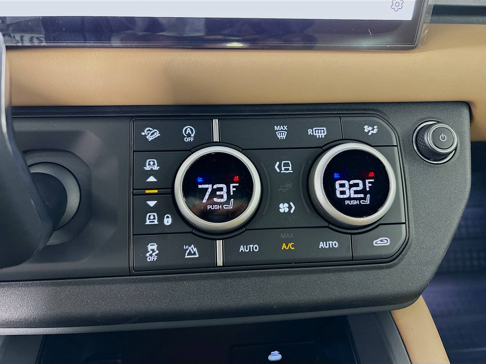 2025 Land Rover Defender 90 X-Dynamic SE photo 17