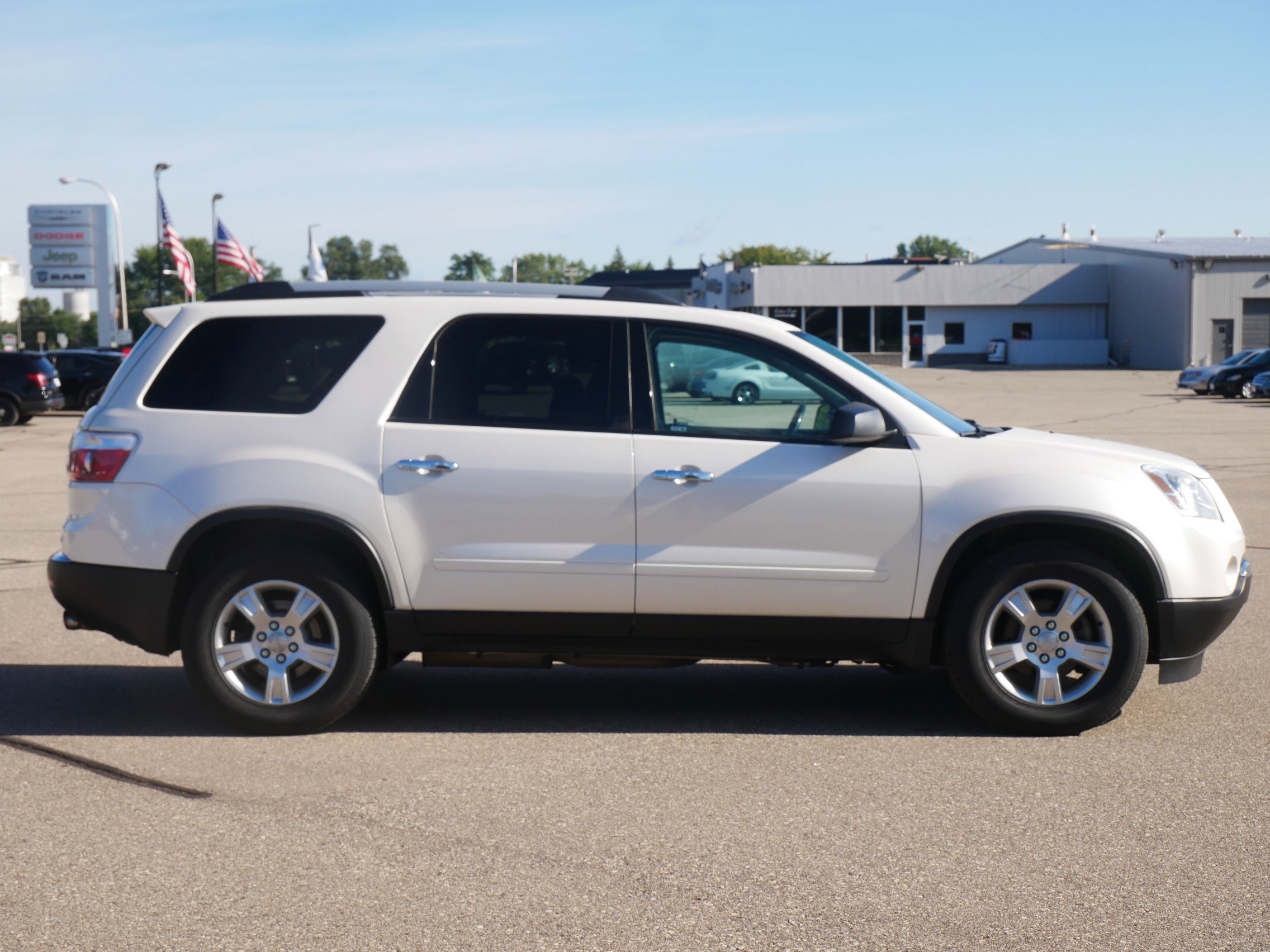 2011 Gmc Acadia SLE photo 6
