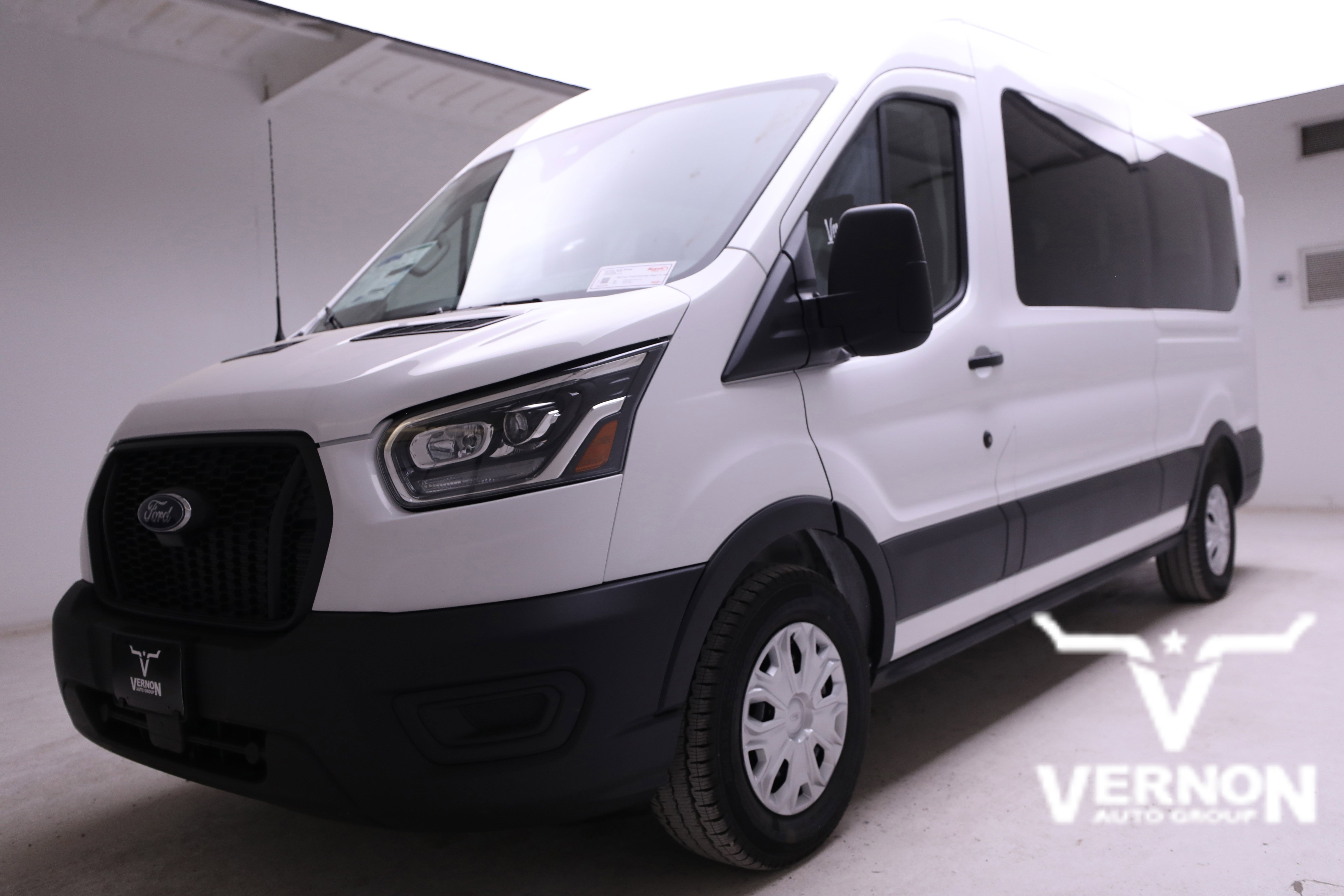 2025 Ford Transit Passenger Van XL's photo
