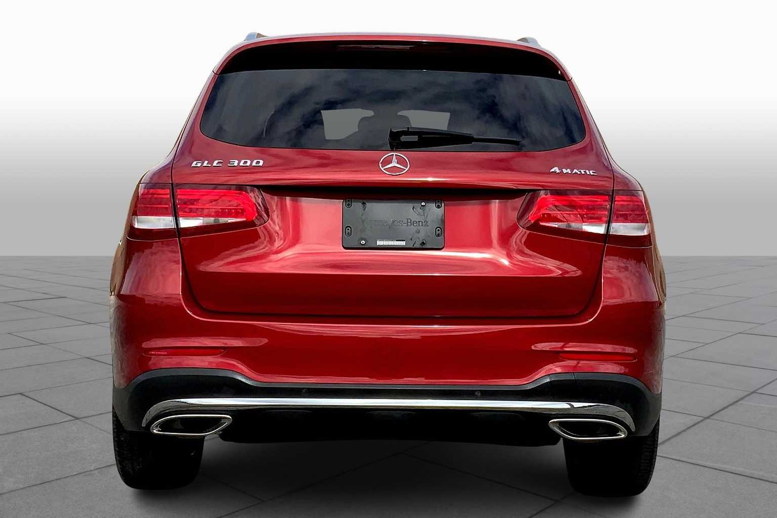 2016 Mercedes Benz GLC 300 4MATIC photo 4