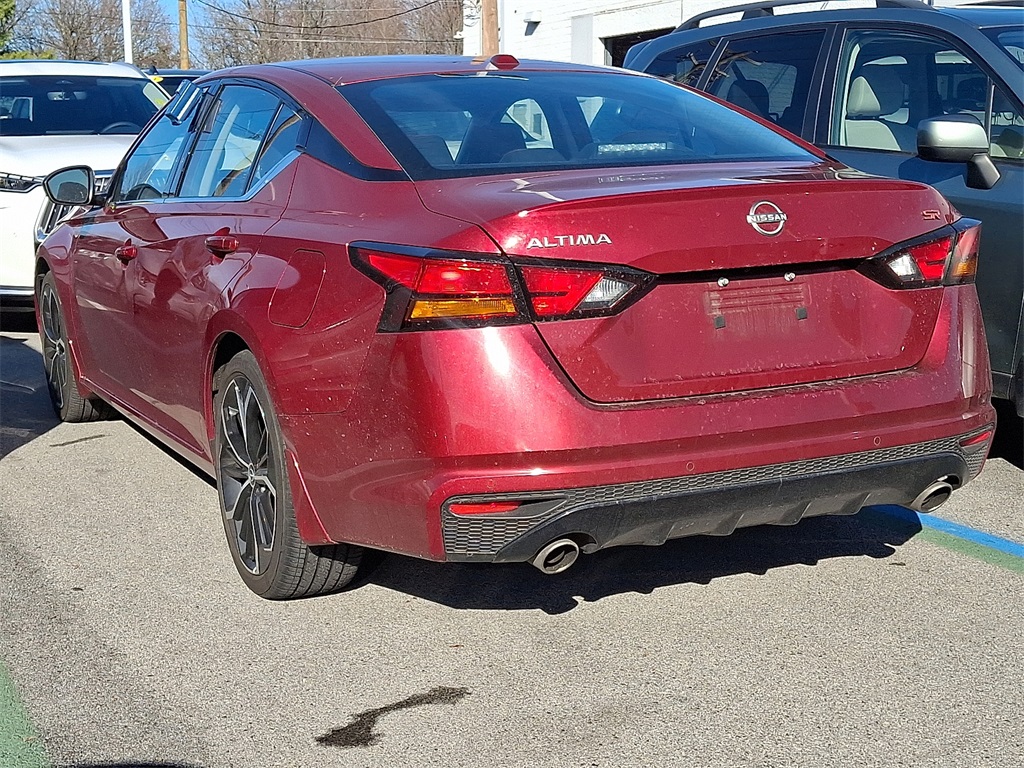 2024 Nissan Altima 2.5 SR photo 3
