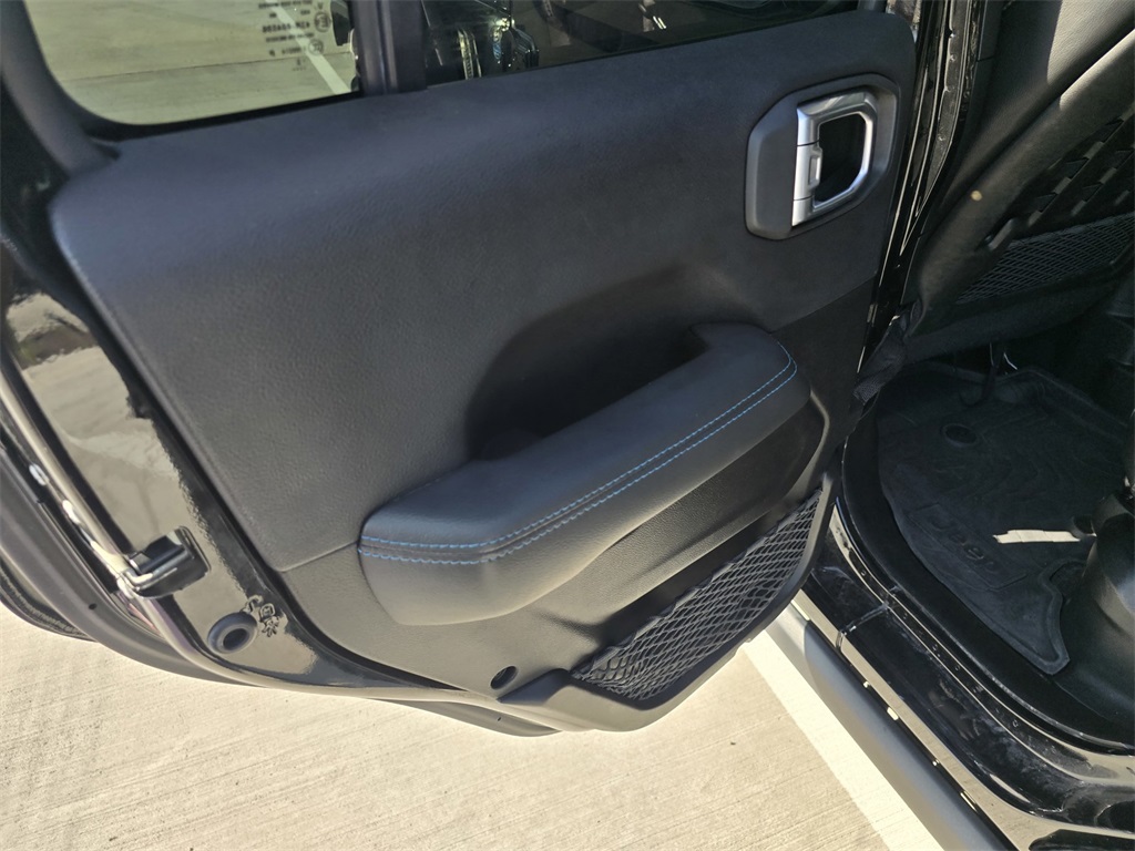 2022 Jeep Wrangler Unlimited Rubicon 4xe photo 14