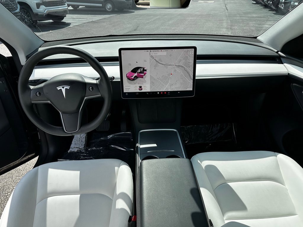 2024 Tesla Model Y Long Range photo 5
