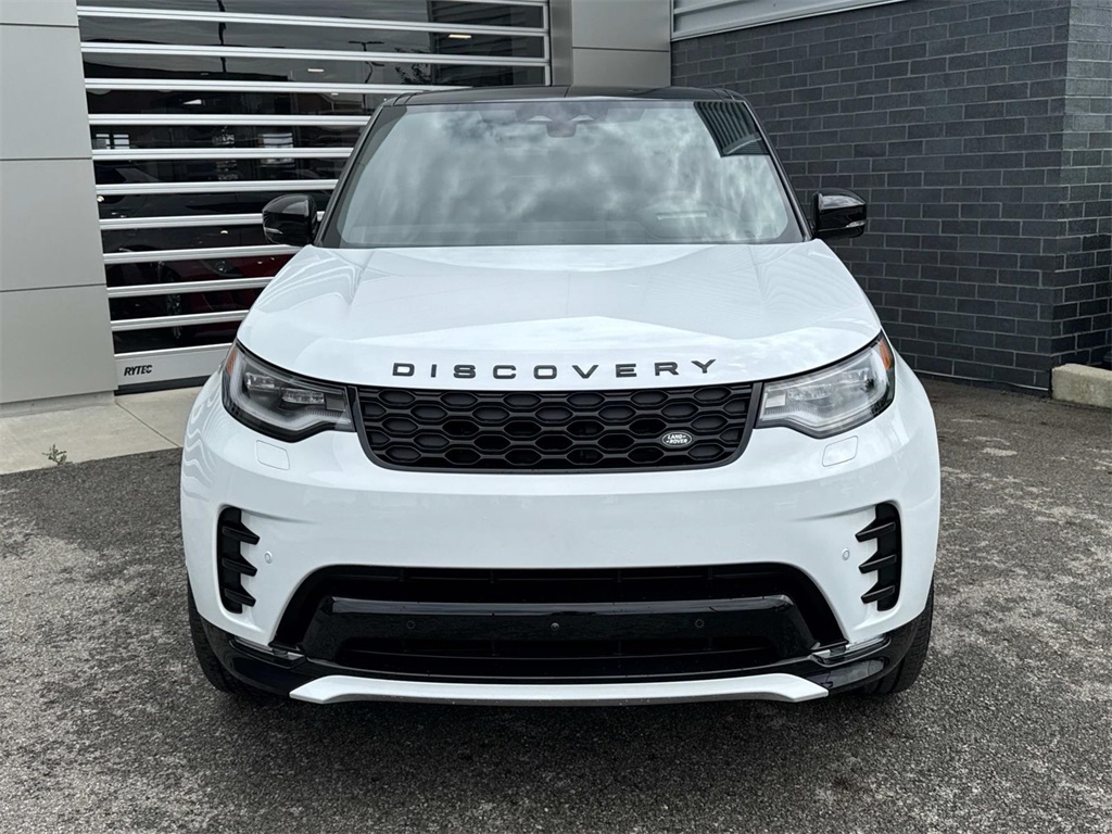 2025 Land Rover Discovery SE photo 2