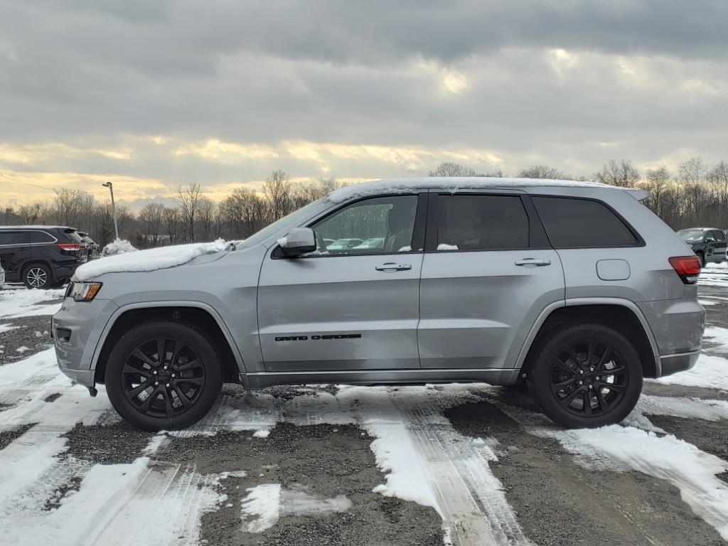 2020 Jeep Grand Cherokee Altitude photo 4