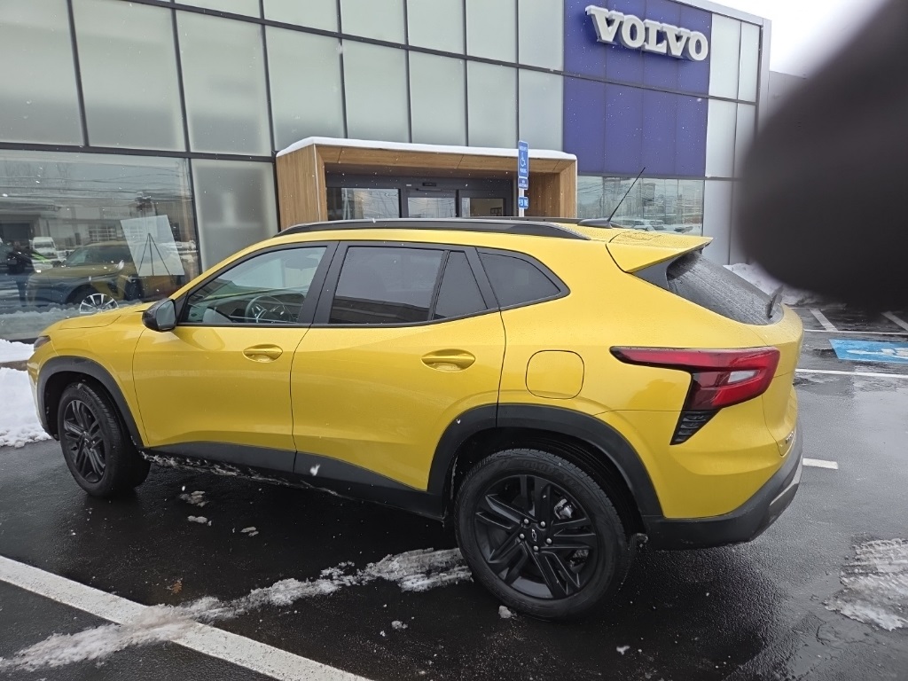 2024 Chevrolet Trax ACTIV photo 2