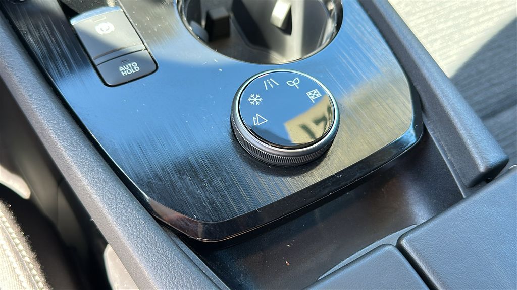 2021 Nissan Rogue SV photo 18
