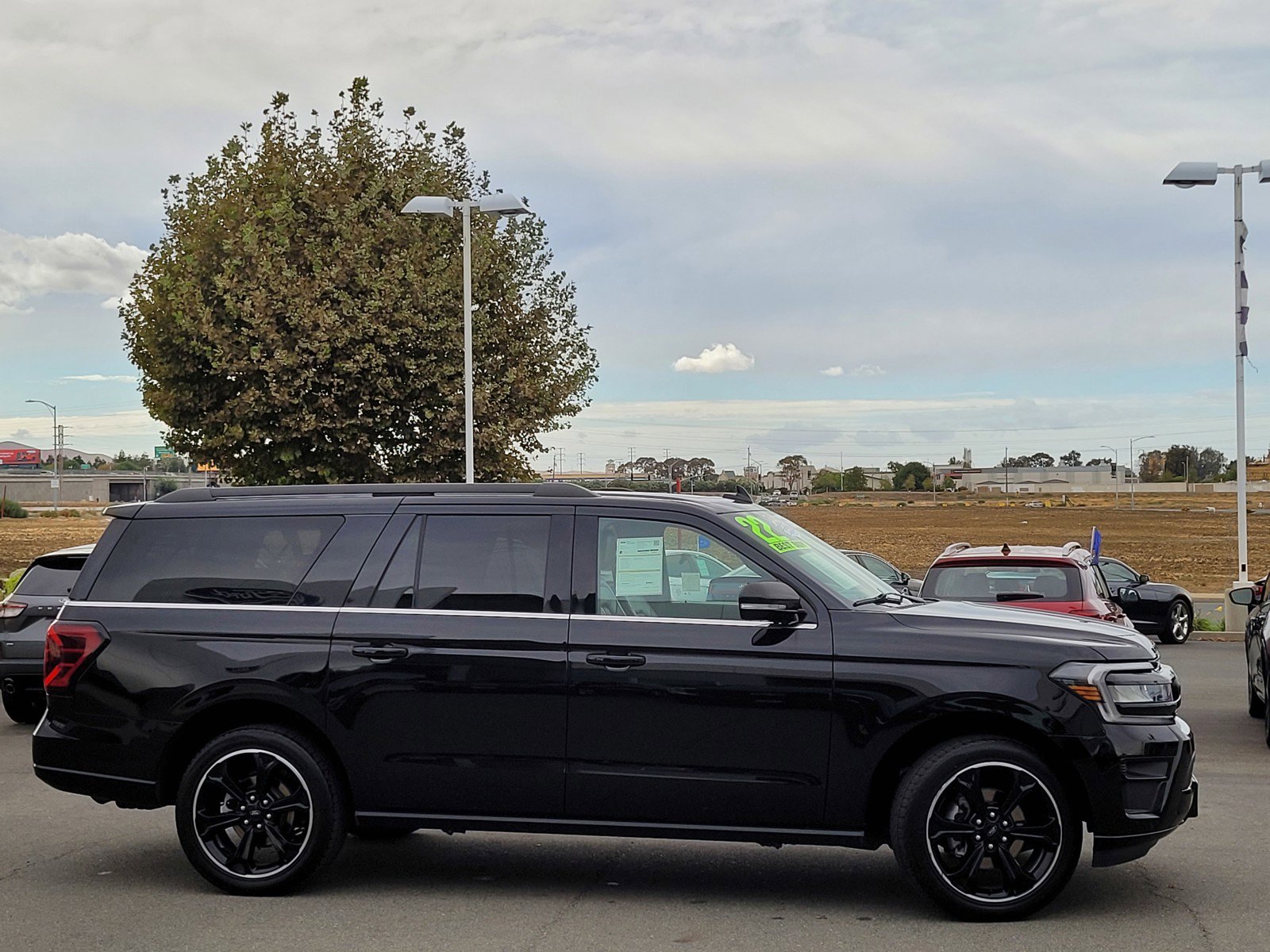 2022 Ford Expedition MAX Limited photo 3