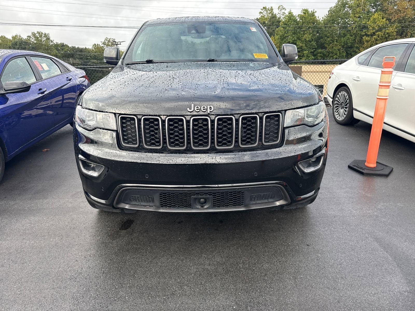 2021 Jeep Grand Cherokee Anniversary Edition photo 2