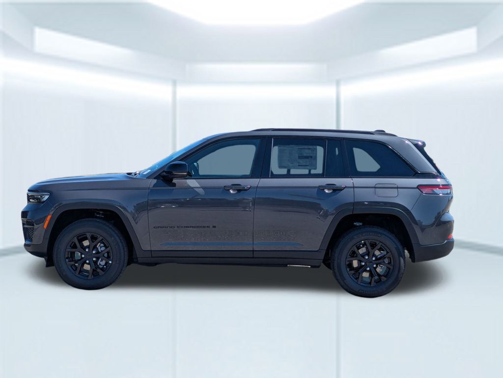 2025 Jeep Grand Cherokee Altitude photo 2