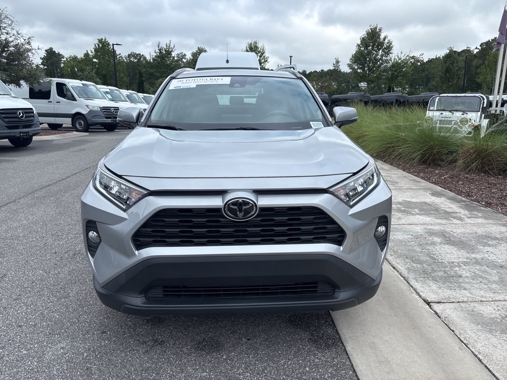 2020 Toyota RAV4 XLE photo 3