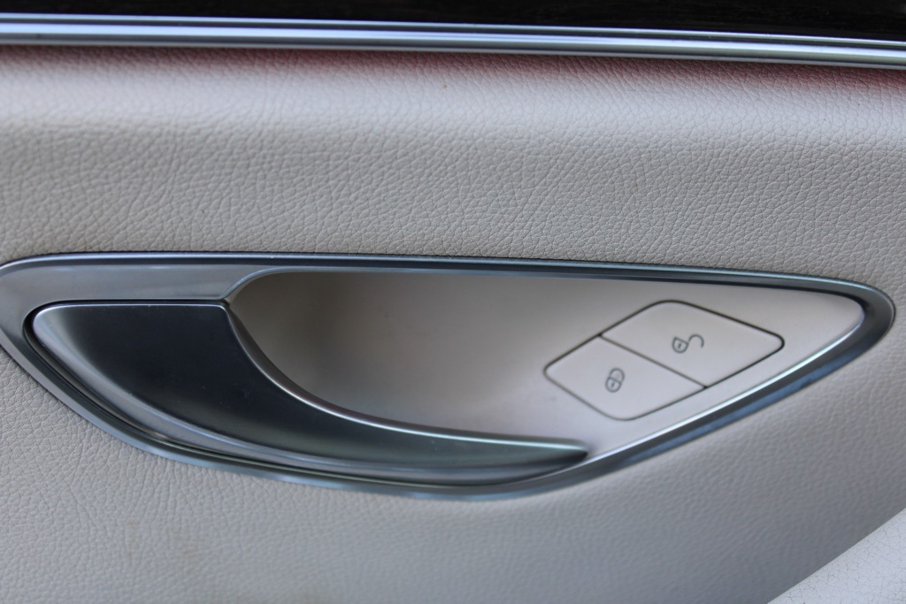 2017 Mercedes Benz E 300 4MATIC Sedan photo 15