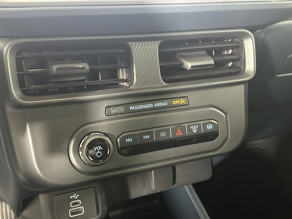 2025 Ford Maverick XL photo 26