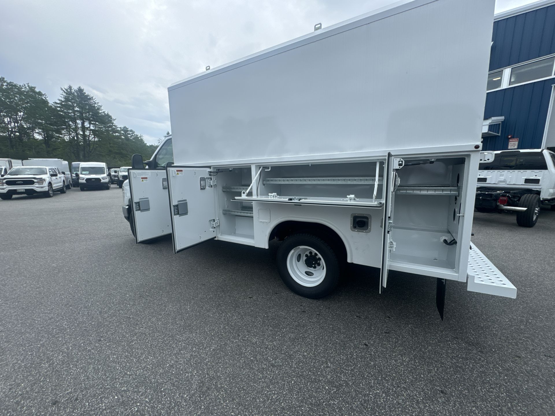 2026 Ford E-350 Base photo 3