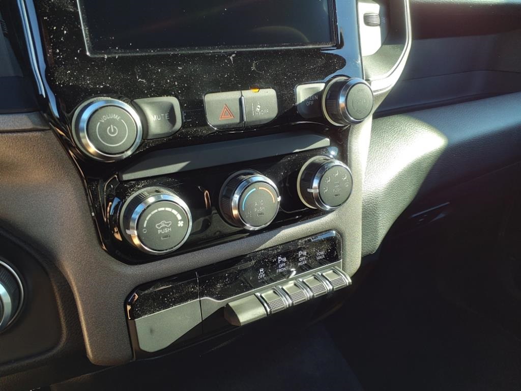 2025 Ram 1500 Tradesman photo 15
