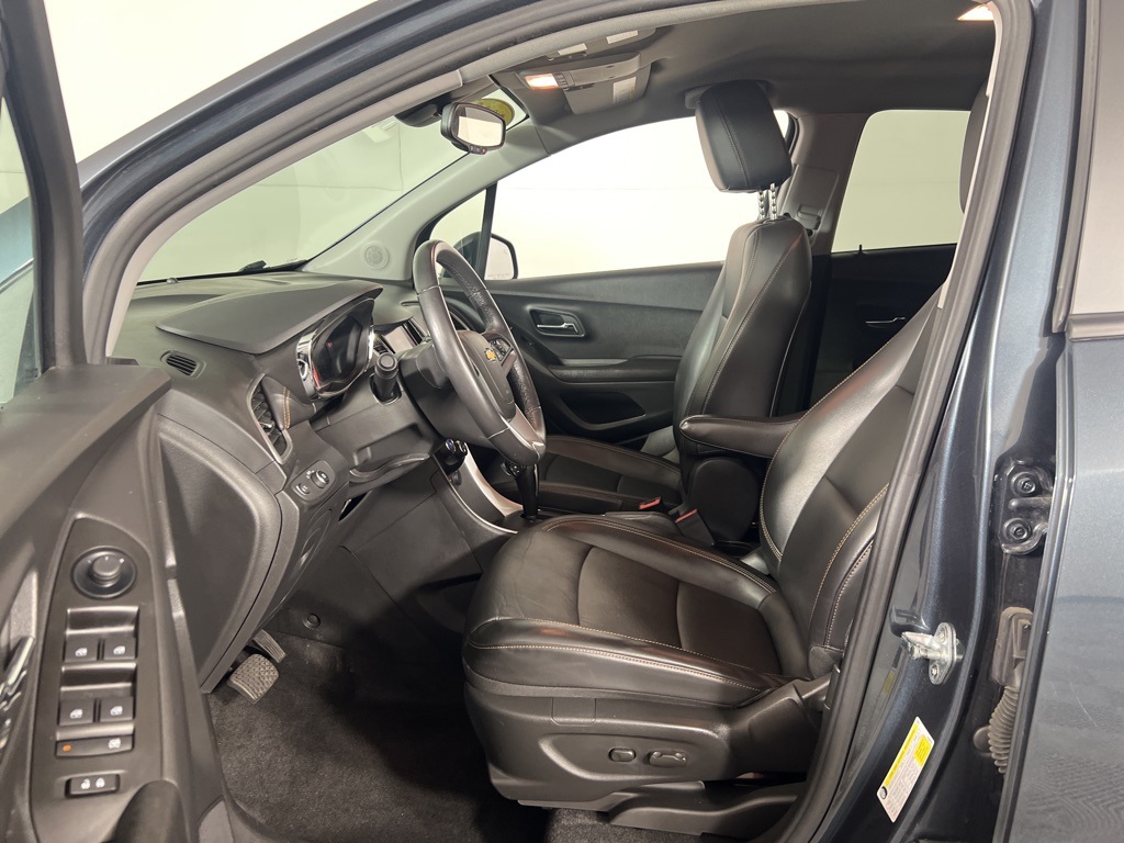 2022 Chevrolet Trax LT photo 13