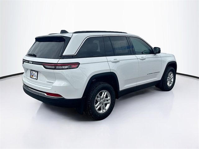 2025 Jeep Grand Cherokee Laredo photo 6