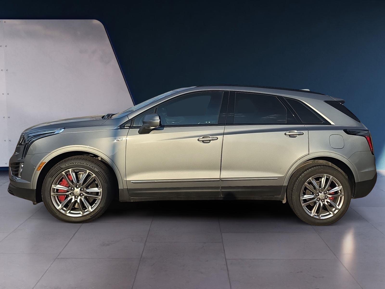 2023 Cadillac XT5 Sport photo 2