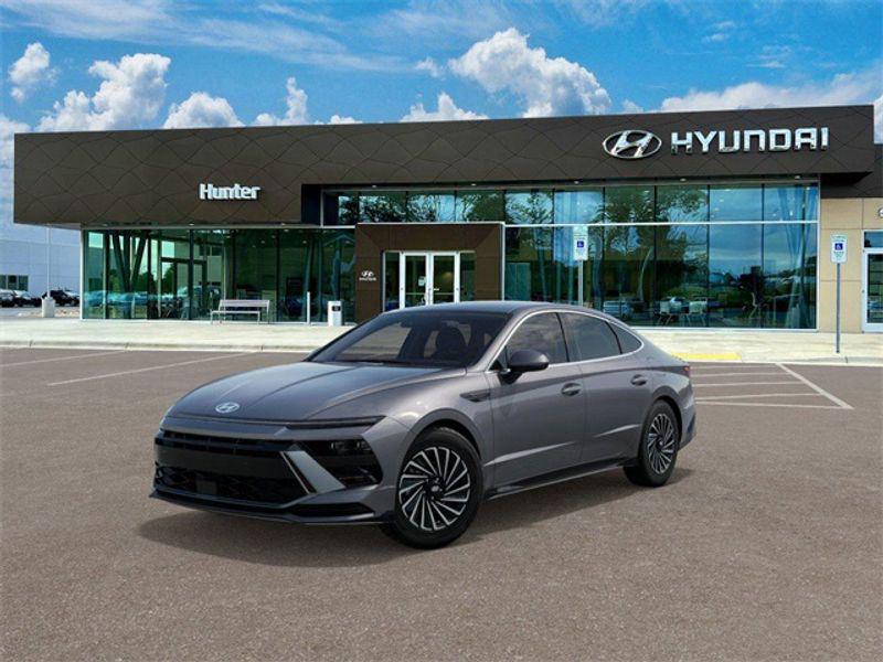 2025 Hyundai Sonata Hybrid SEL's photo