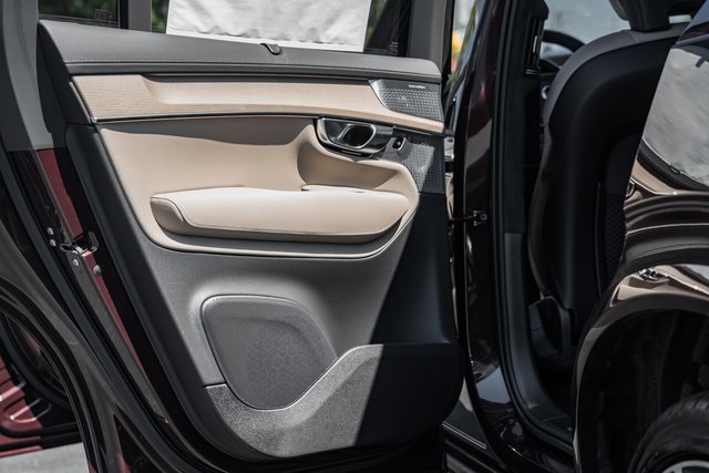 2026 Volvo XC90 photo 31