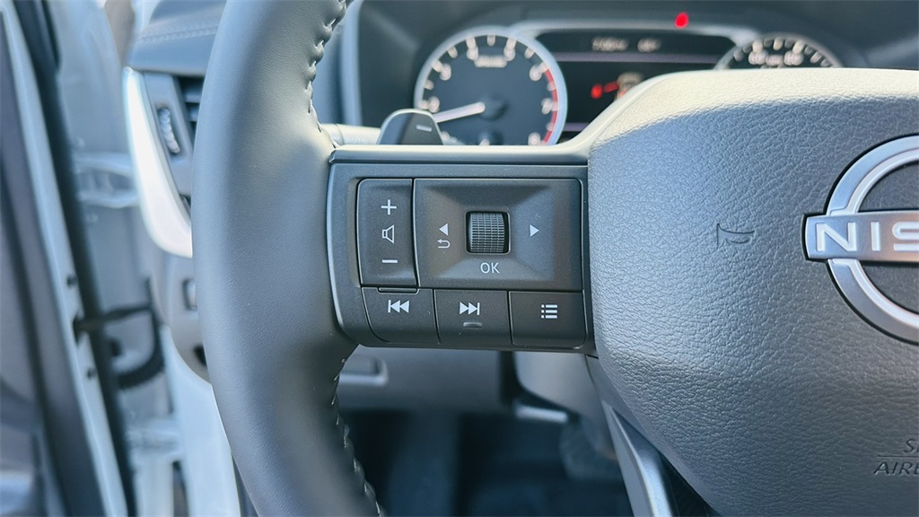 2026 Nissan Rogue SV photo 17