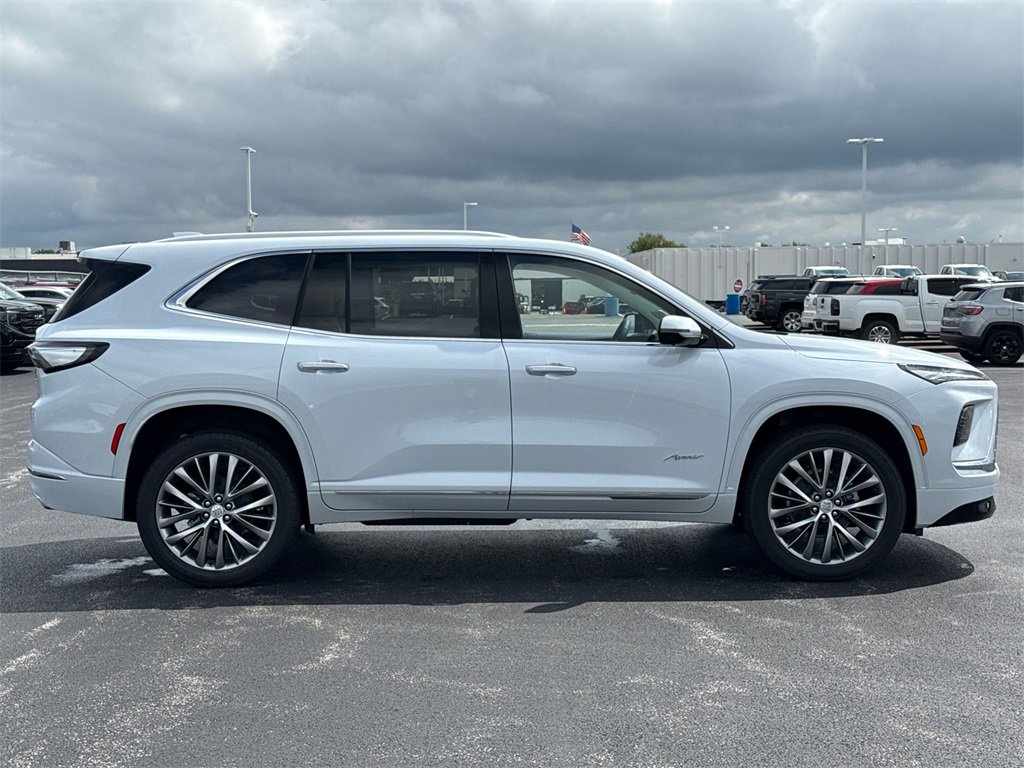 2026 Buick Enclave Avenir photo 8
